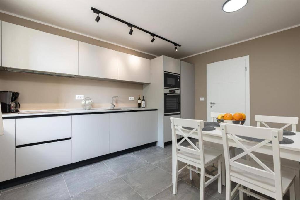 Vista Mare Apartment Porec Esterno foto